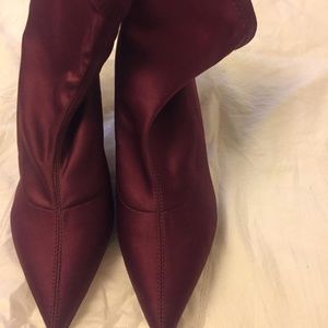 Auvergne colored sock-style ankle boots